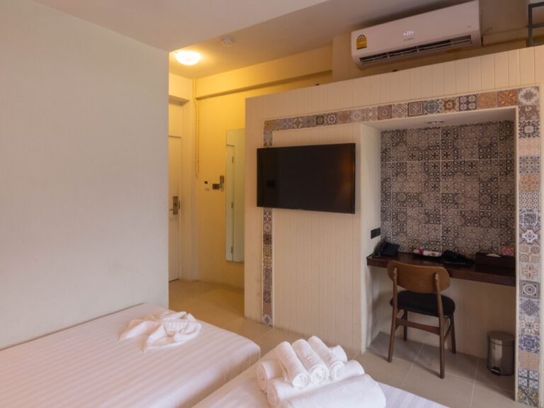 Deluxe Room Twin