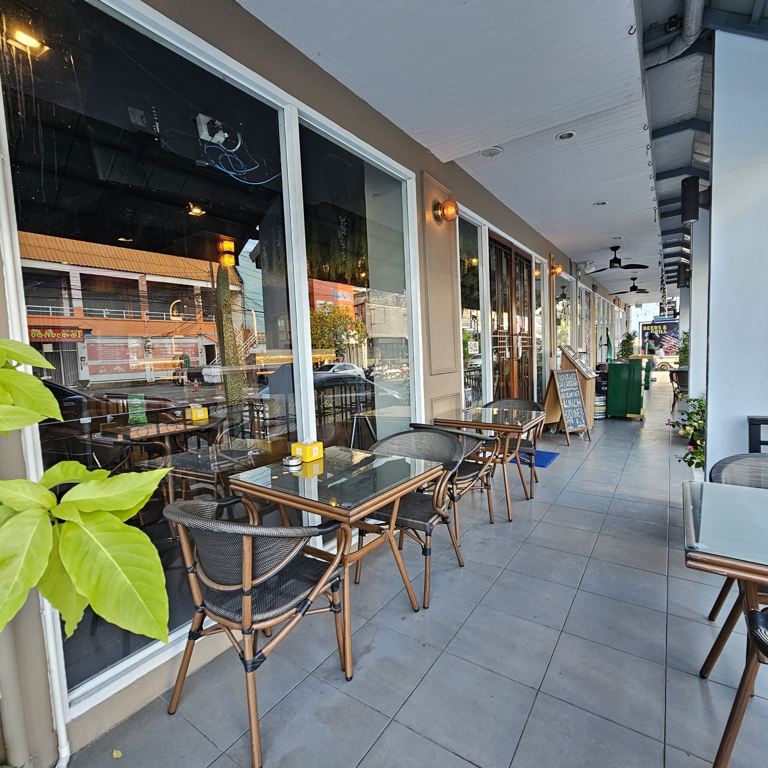 Montree Cafe Bistro