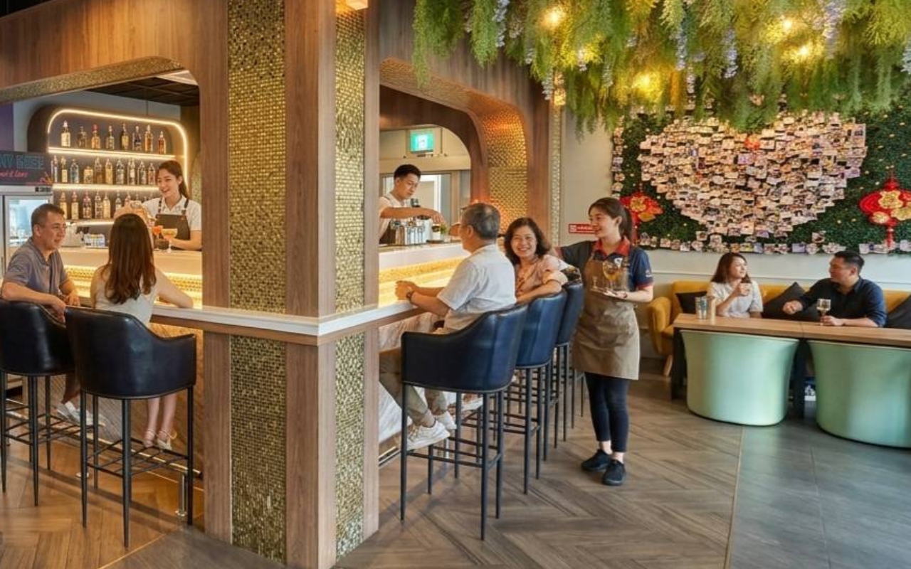 montree bar social night